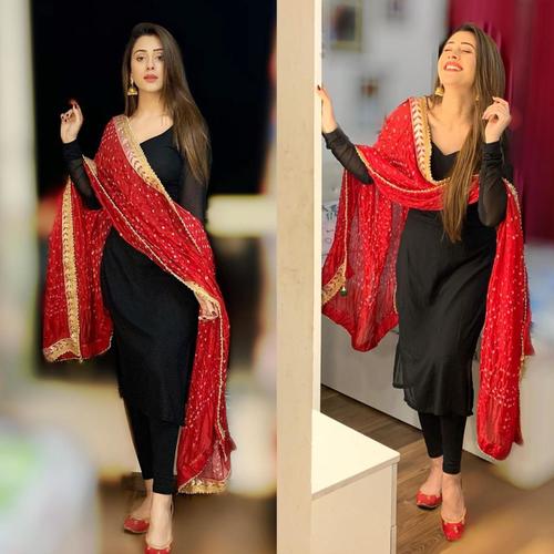 बंधेज दुपट्टे के साथ लेगिंग के साथ मल्टी रेयॉन कुर्ती