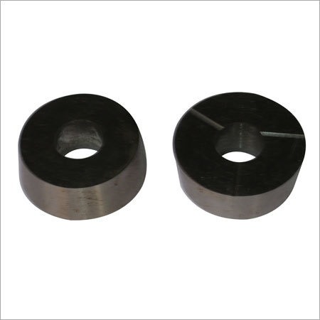 इशारा करते हुए मर जाता है