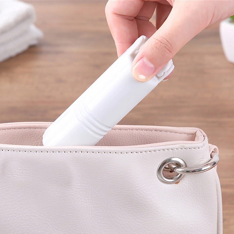 2 Pcs Washable Lint Remover - Plastic + Trp, 9.5 X 2.8 X 2.8 Cm , Random Color, Lightweight At 30 Grams, Ideal For All Lint Removal Needs
