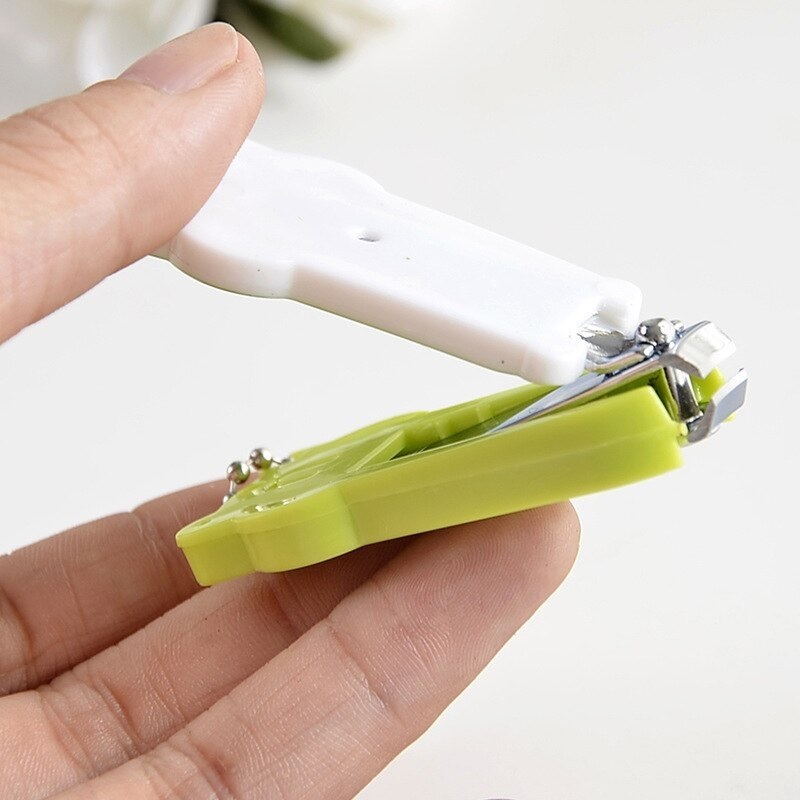 Lovely Cartoon Nail Cutter - Plastic + Metal, Dimensions: 6 X 2.7 X 1.1 Cm, Weight: 20 G, Color: Random | Recommended For All, User-friendly Design