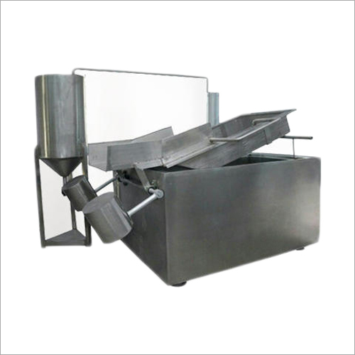 Batch Fryer Rectangular - 100 Litres Capacity, Semi-Automatic, Stainless Steel | Gas Heated, Energy Efficient Design, Space-Saving 1000x700x300 mm