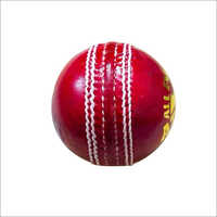 क्रिकेट चमड़े की गेंद