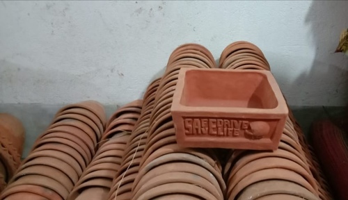 मिट्टी गमला साइज़: 4 इंच से 12 इंच