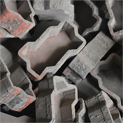 Zig-zag Paver Block - 60 Mm Thickness, Red Color, Durable Cement Material