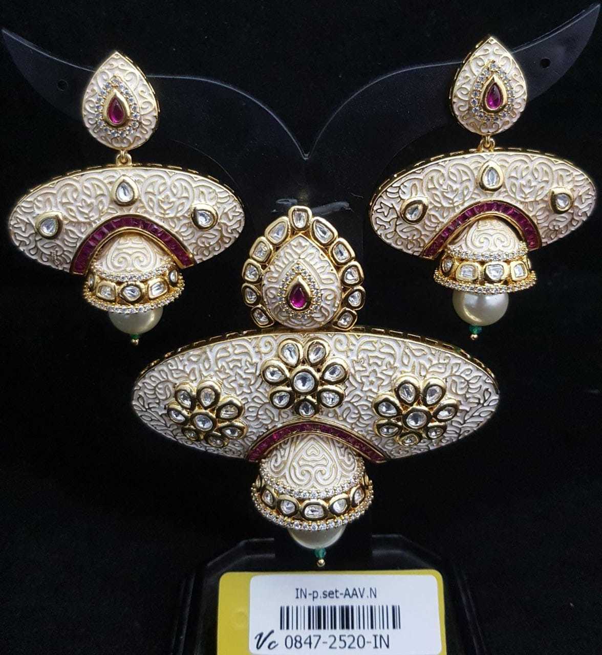 Kundan Pendent Set