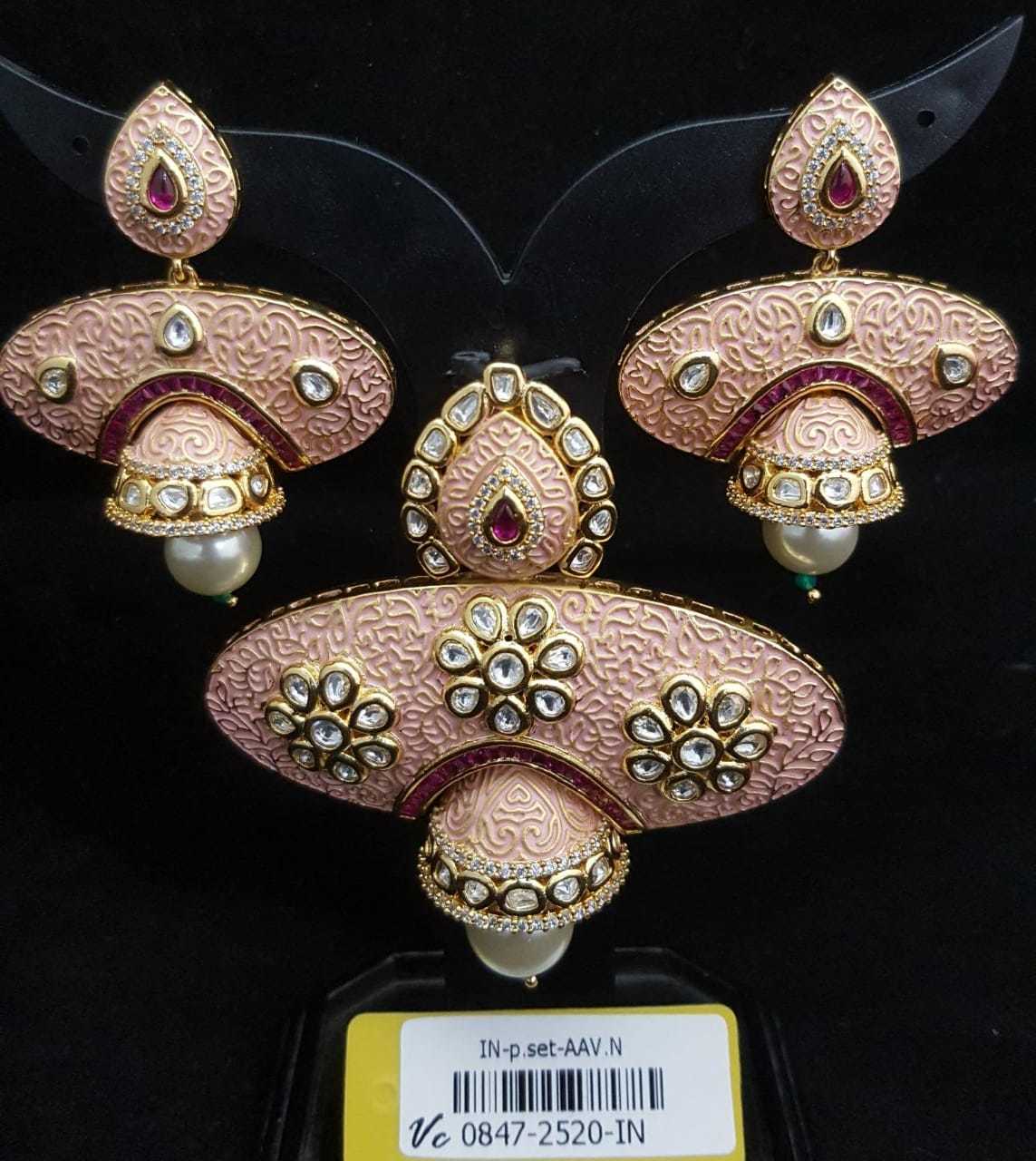 Kundan Pendent Set