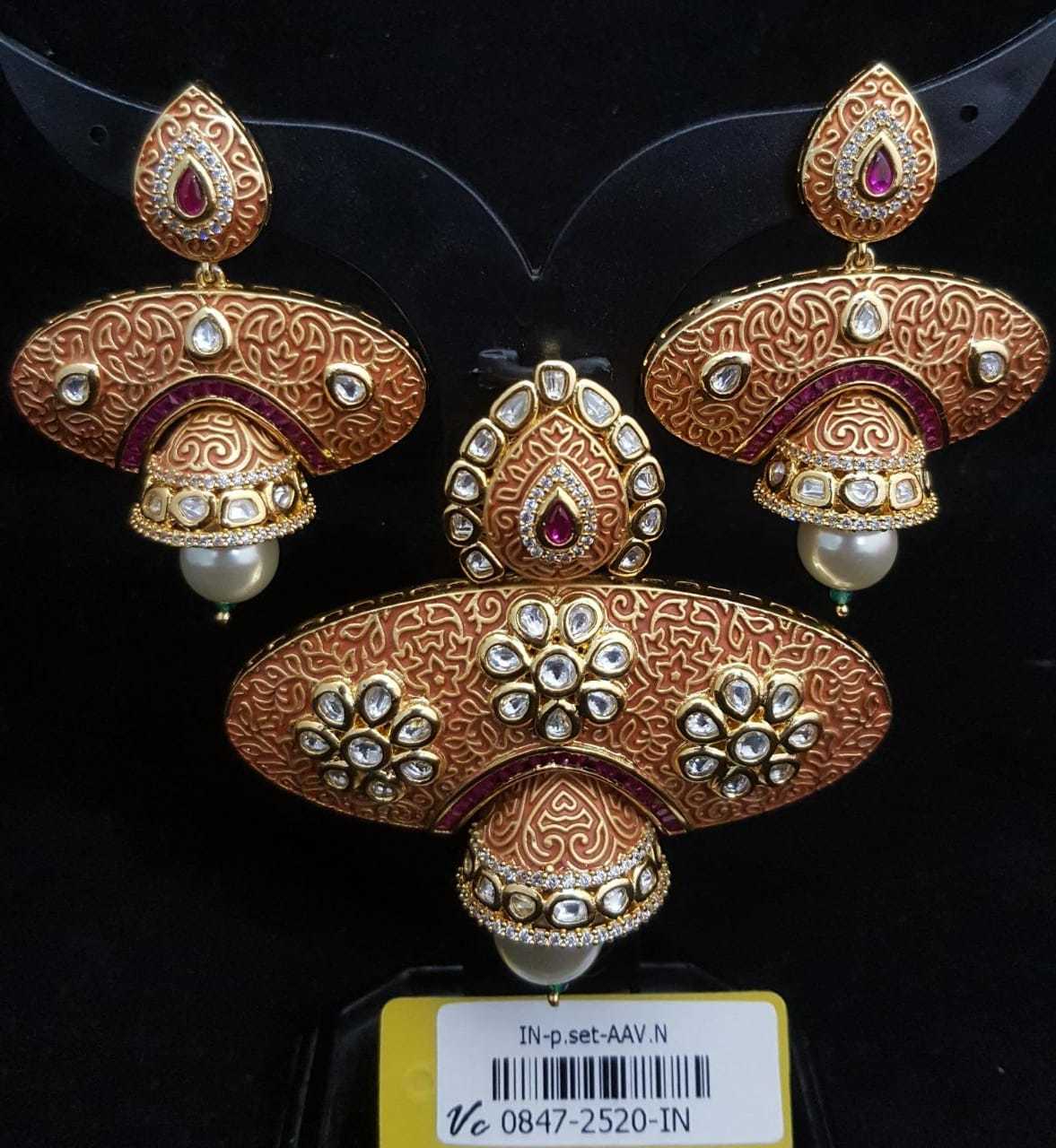 Kundan Pendent Set
