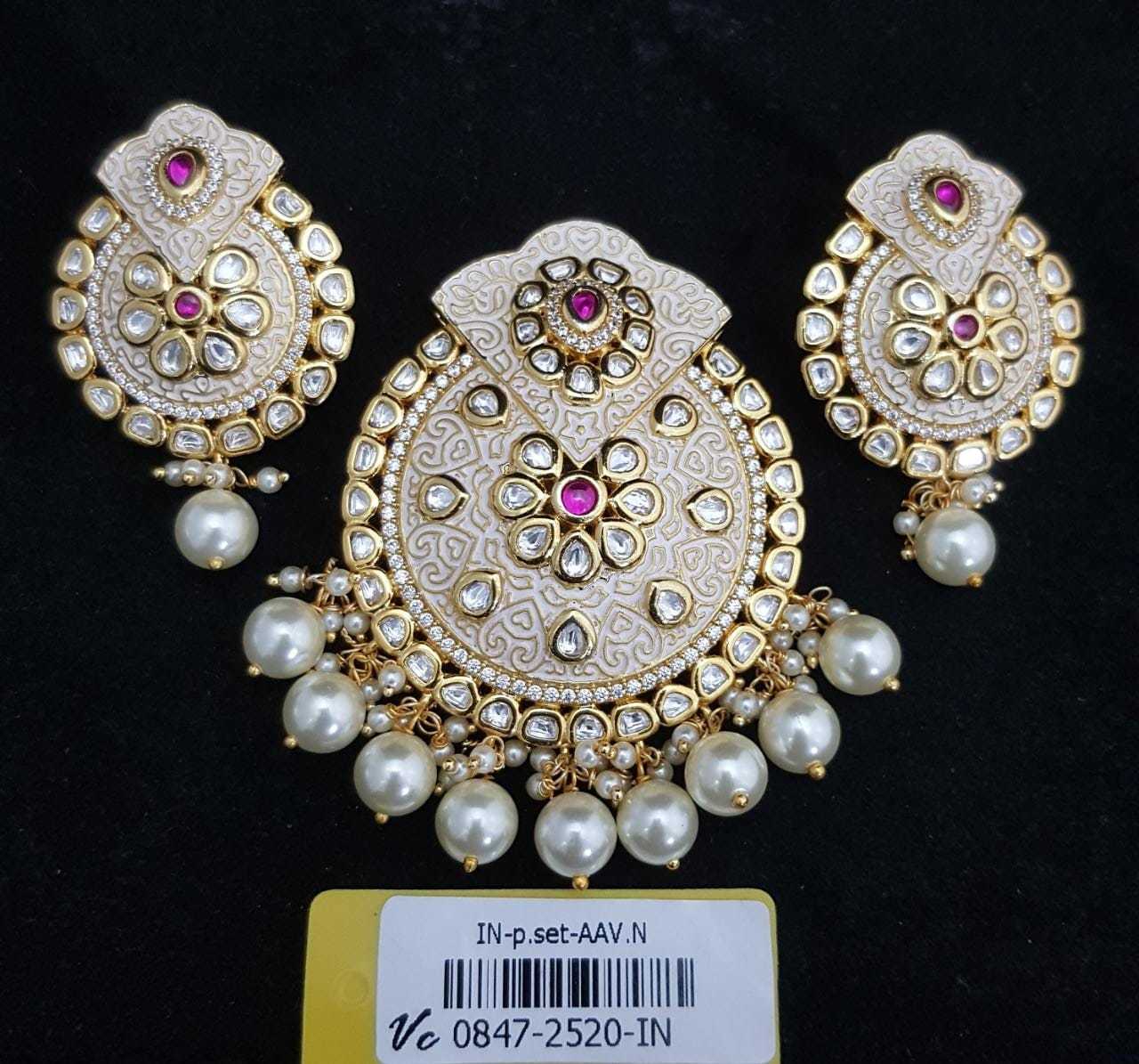 Kundan Meena Pendent Set