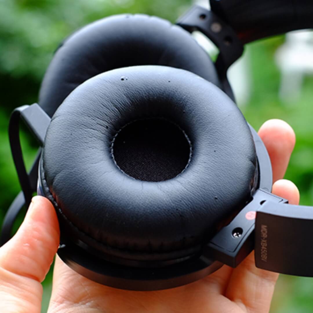 Extra Bass Stereo Wired Headphone - Plastic Material, Standard Size, Multi-color Design | 30 Mm Driver, 5 Hz - 22000 Hz Frequency Range, Neodymium Magnet