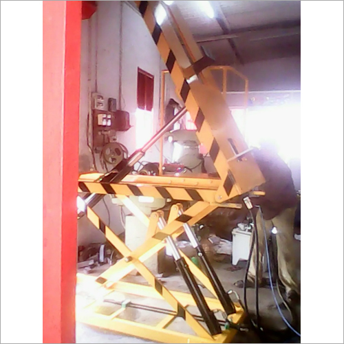 Hydraulic Scissor Lift - Steel Material, 3 Meter Height, 1 Ton Capacity | Customizable Platform Size, Manual Control System, Overload Protection