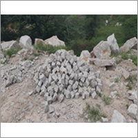 क्रिस्टल येलो हैंड-कट कोबलस्टोन