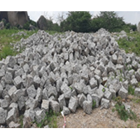 क्रिस्टल येलो हैंड-कट कोबलस्टोन