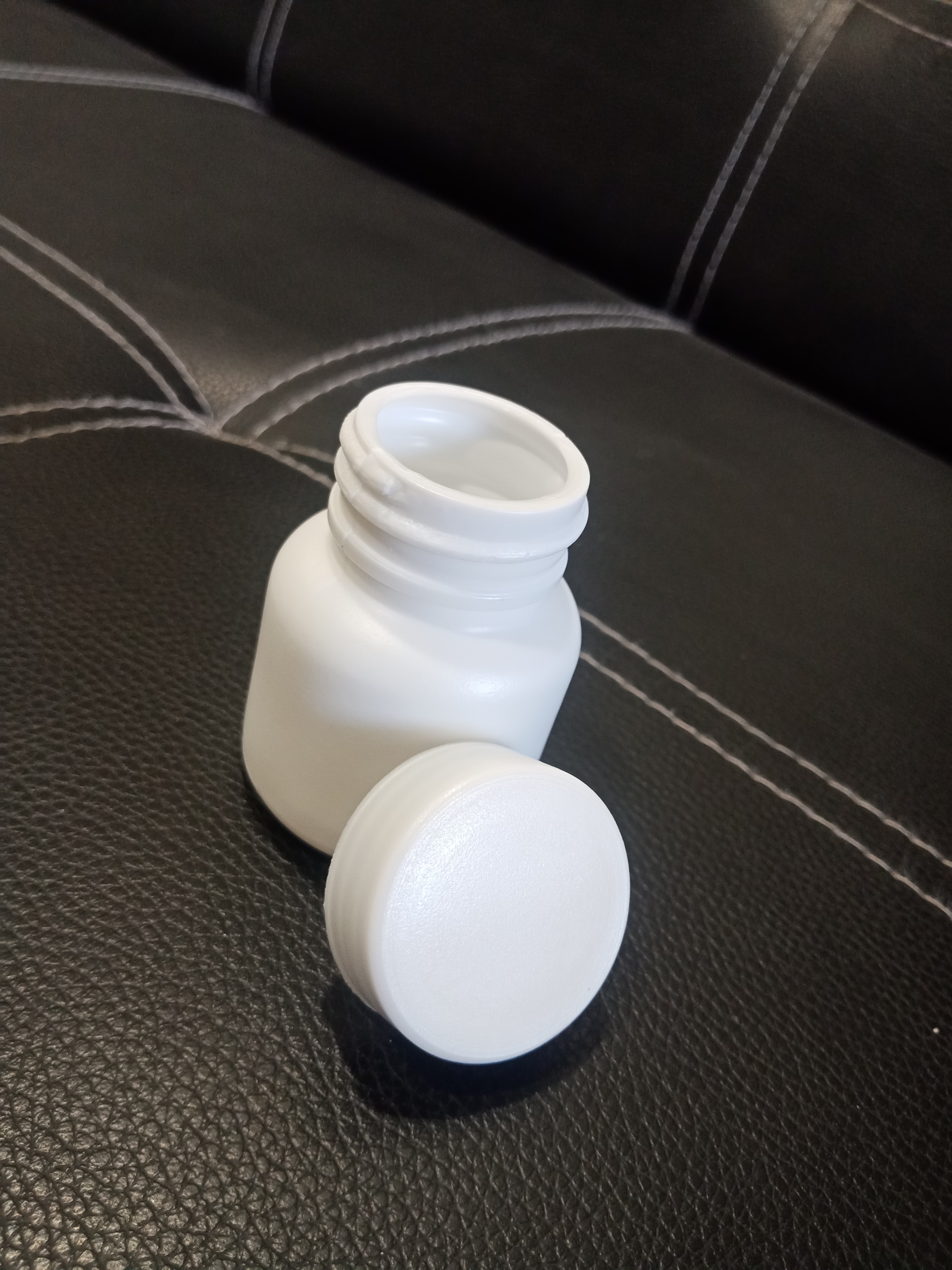 Plastic Tablet Bottle - Synthetic Plastic, 100 Ml Size, Milky White Color | Child-lock And Simple Cap, Easy Open End, 2-week Warranty