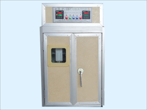 300 अंडे क्षमता वाला इनक्यूबेटर