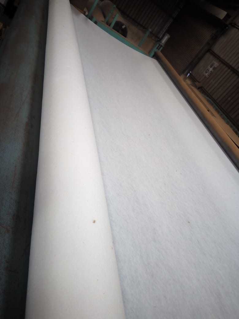 Non Woven Geotextile Fabric - 70 Gsm, 200m Length, White Color, 1mm Thickness - Waterproof Membrane, High Permeability, Uv Resistant, Flame Retardant, Filtering, Softness