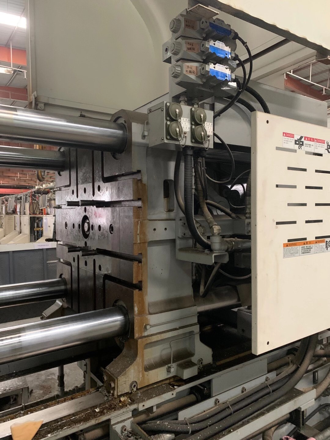 Grey Used Toyo 250t Die Casting Machine