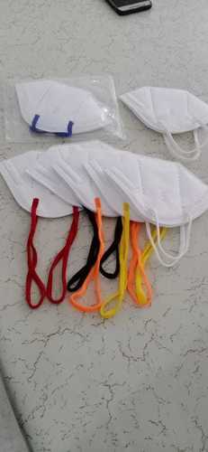 व्हाइट 3 प्लाई पीपीएस मास्क