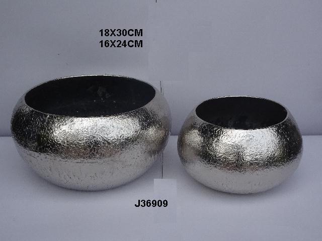 Hammered Aluminium Flower Vase Height: 15 Centimeter (Cm)