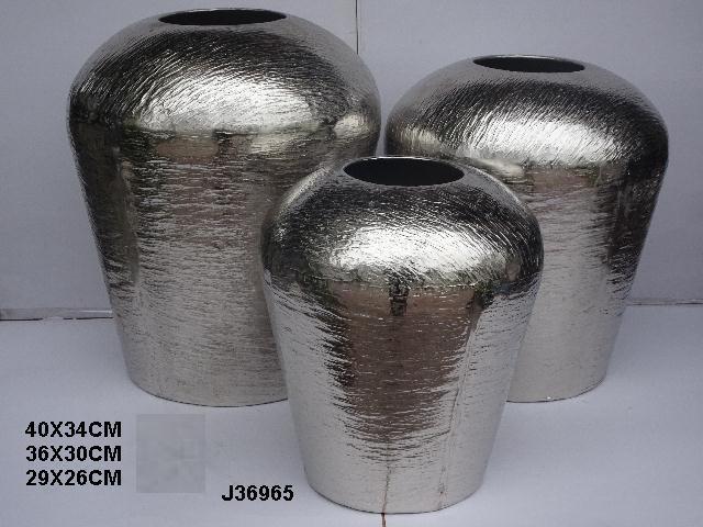Hammered Aluminium Flower Vase Height: 15 Centimeter (Cm)