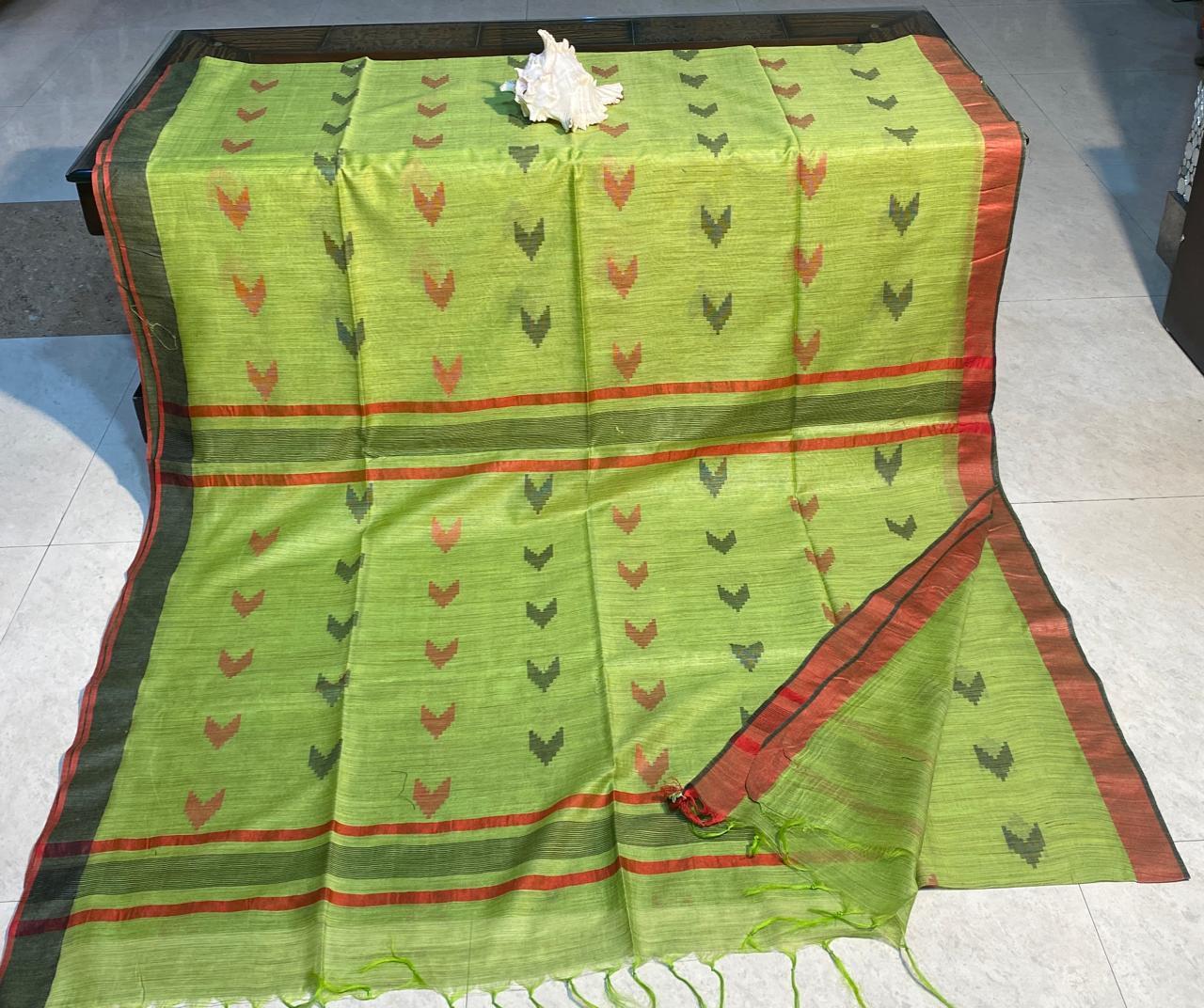Handmade Soft Silk Saree With Blouse - Silk Material, Plain Pattern | Party Wear For All Seasons: Rainy, Spring, Summer, Winter - Woven Designs