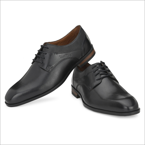 पुरुषों के काले चमड़े के औपचारिक जूते