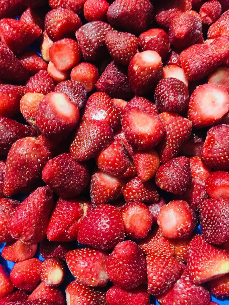 Frozen Strawberries - 10 Kg Carton, Red Color, Whole Organic Variety, Size 1-2 Inches, 100% Maturity, Fresh Style, Crop Year 2020
