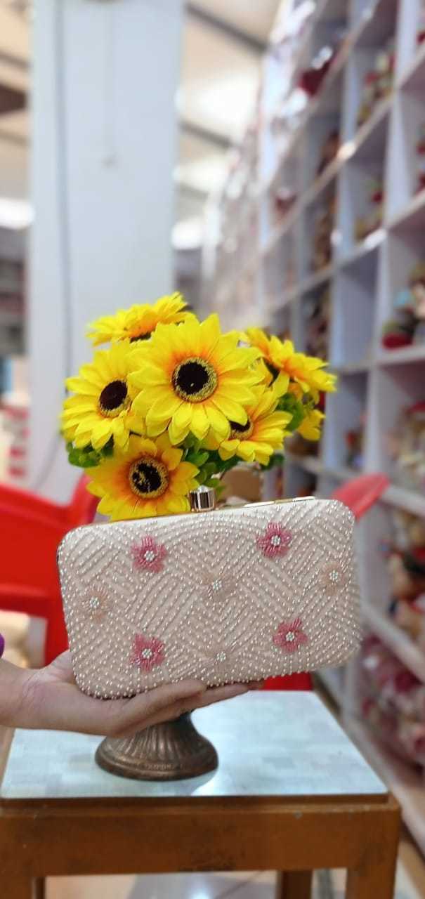 Pista Clutches For Wedding