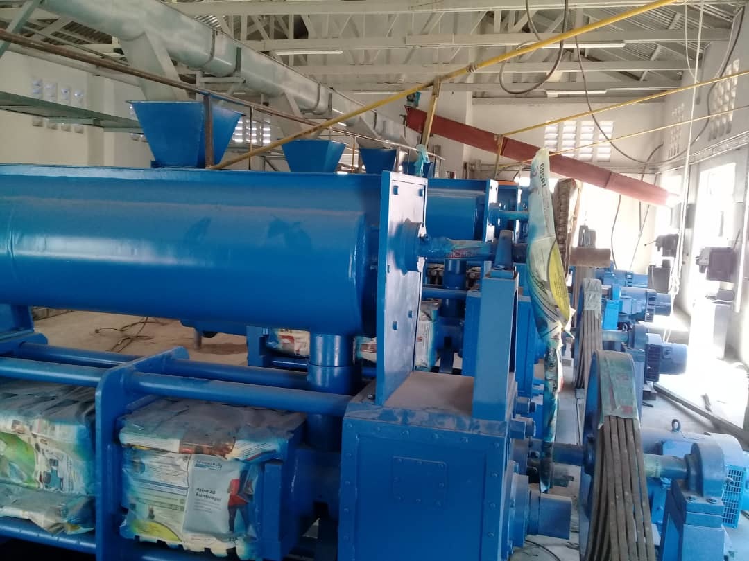 Automatic Cooking Oil Extraction Machine Production Capacity: 20 Ton/day