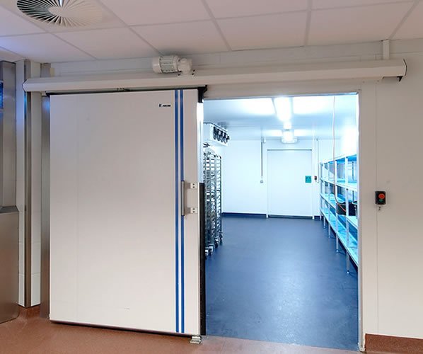 Cold Storage Room System - Air Cooled & Water Cooled, 25000 M3/hr, +20â°c To -80â°c Range, 440/220 Volt, 60-200 Mm Thickness, 1000x2000 Flush Door