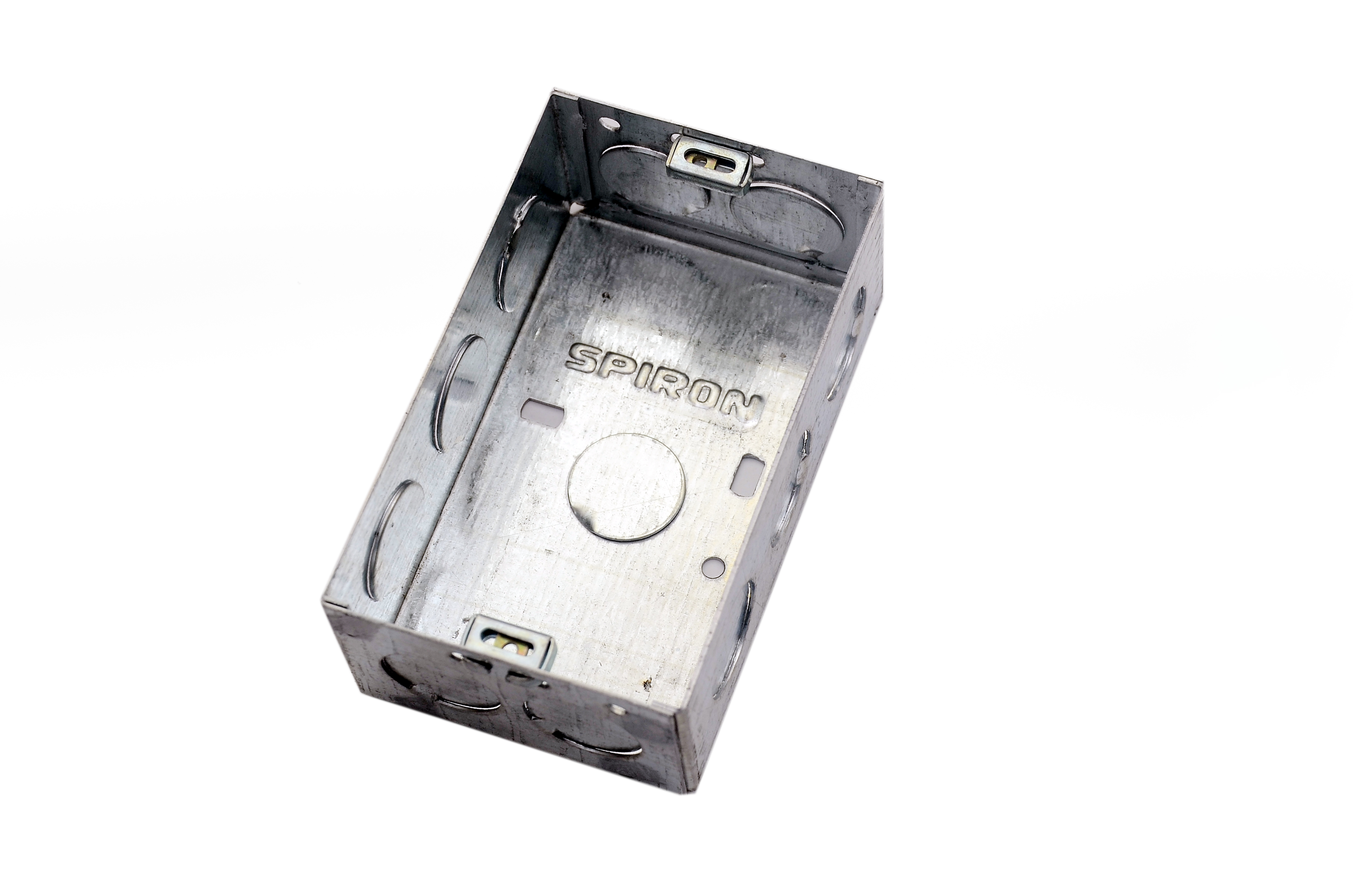 4 Module Gi Electrical Modular Box Accuracy: 100 %