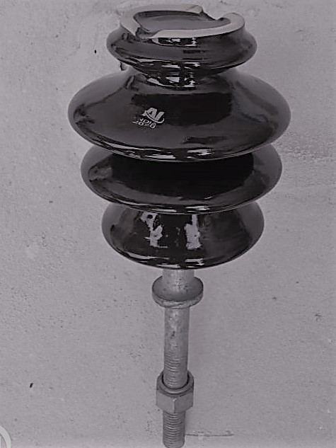 Pin Insulator - Porcelain Material, 11/22/33 Kv Rated Voltage, Brown Color | Ideal For Transformers, Antennas, Power Distribution Systems
