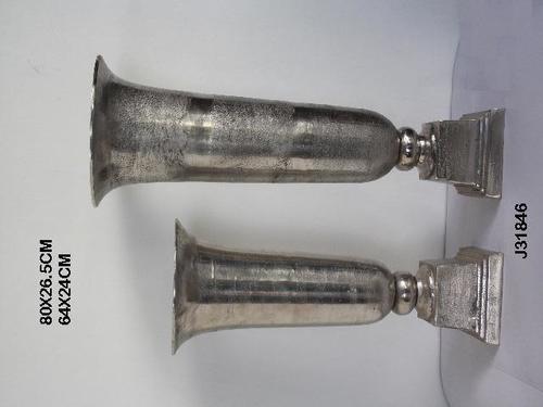 रफ फ्लावर वास की ऊंचाई: 80 सेंटीमीटर (सेमी)