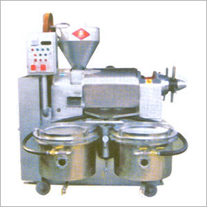 Oil Press with Vacuum Filtering