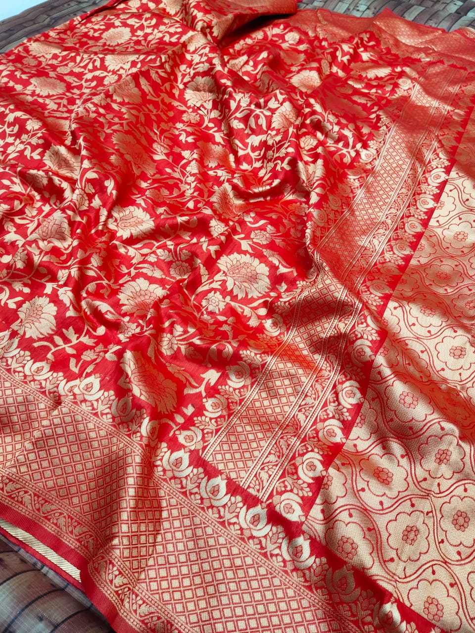 Multi Colour Ladies Lichi Silk Saree