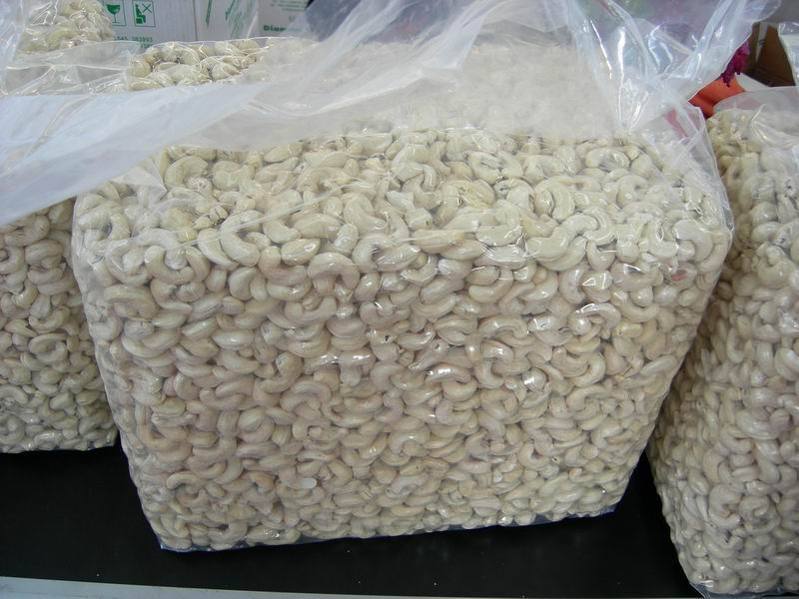Broken Cashew Nuts Broken (%): 5