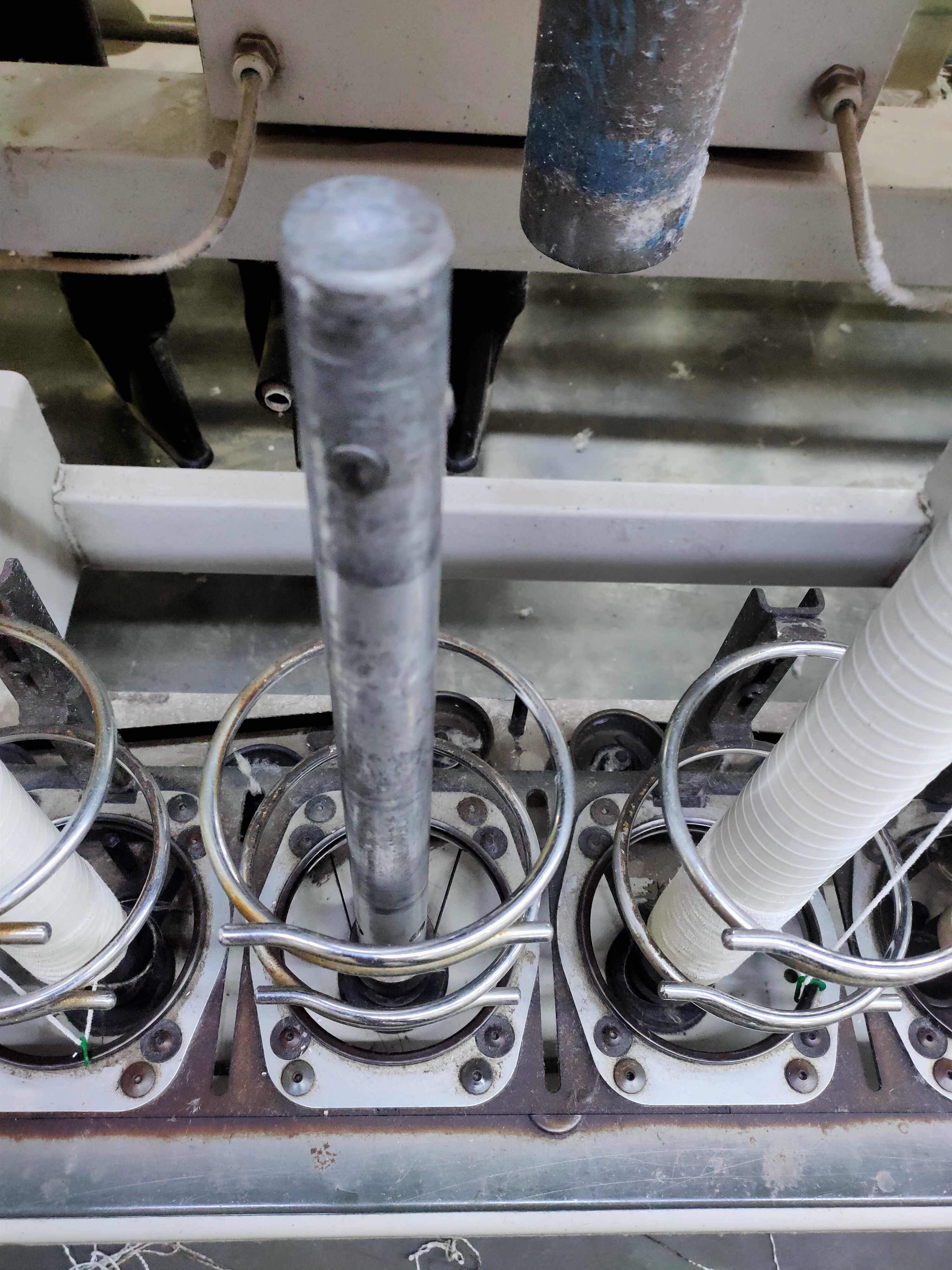 Chenille Yarn Machine - Durable Fabric Construction, Adjustable Speed Control, Versatile Yarn Thickness Adjustment