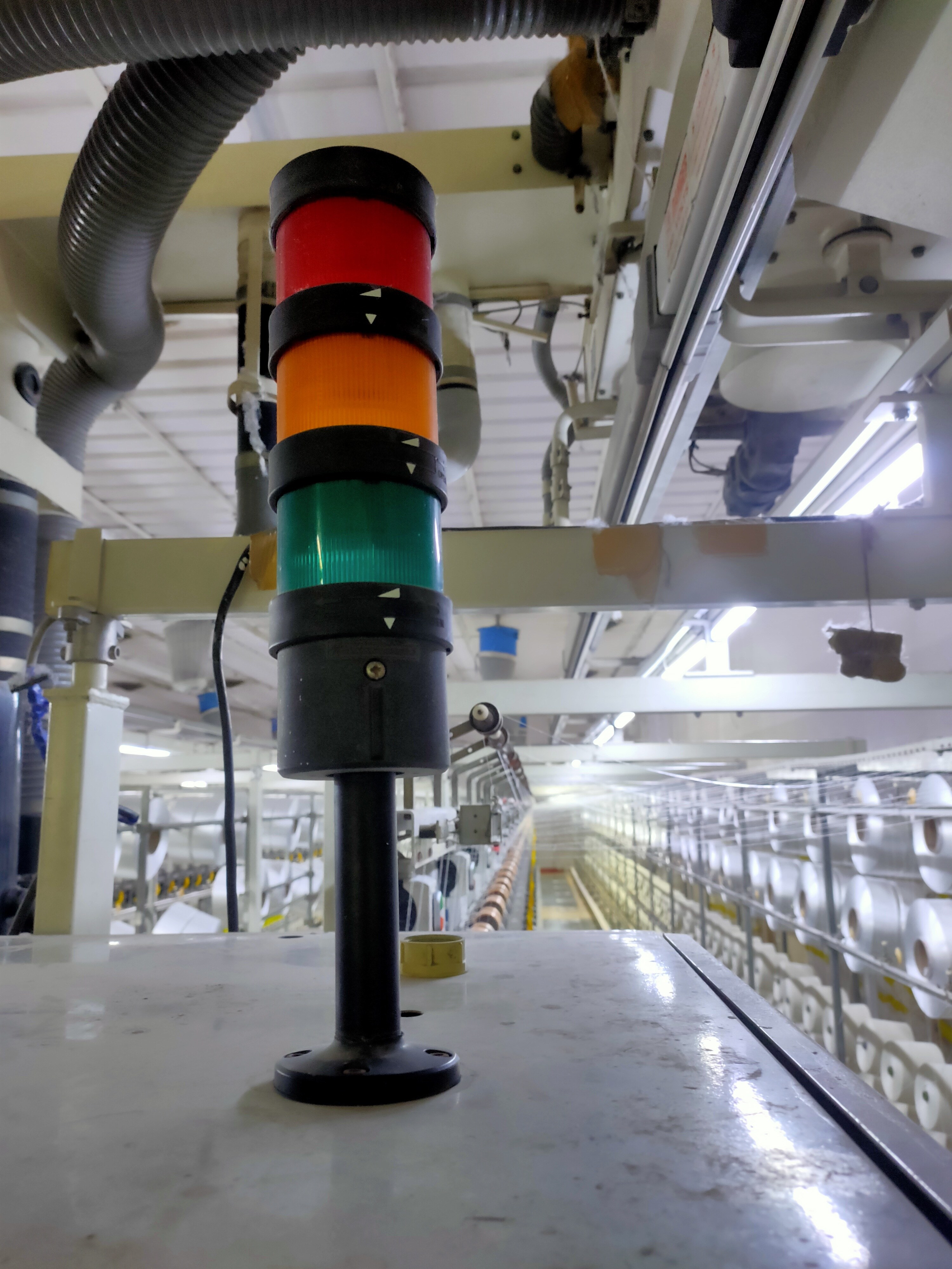 Chenille Yarn Machine - Durable Fabric Construction, Adjustable Speed Control, Versatile Yarn Thickness Adjustment