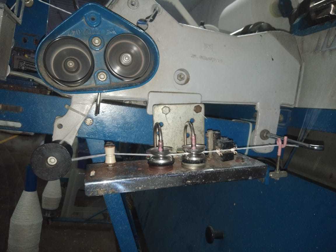 Chenille Yarn Machine - Durable Fabric Construction, Adjustable Speed Control, Versatile Yarn Thickness Adjustment