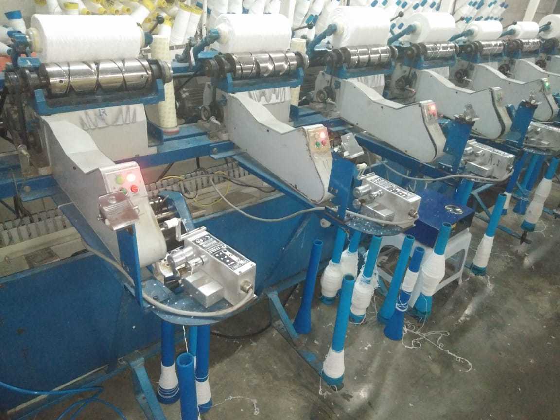 Chenille Yarn Machine - Durable Fabric Construction, Adjustable Speed Control, Versatile Yarn Thickness Adjustment