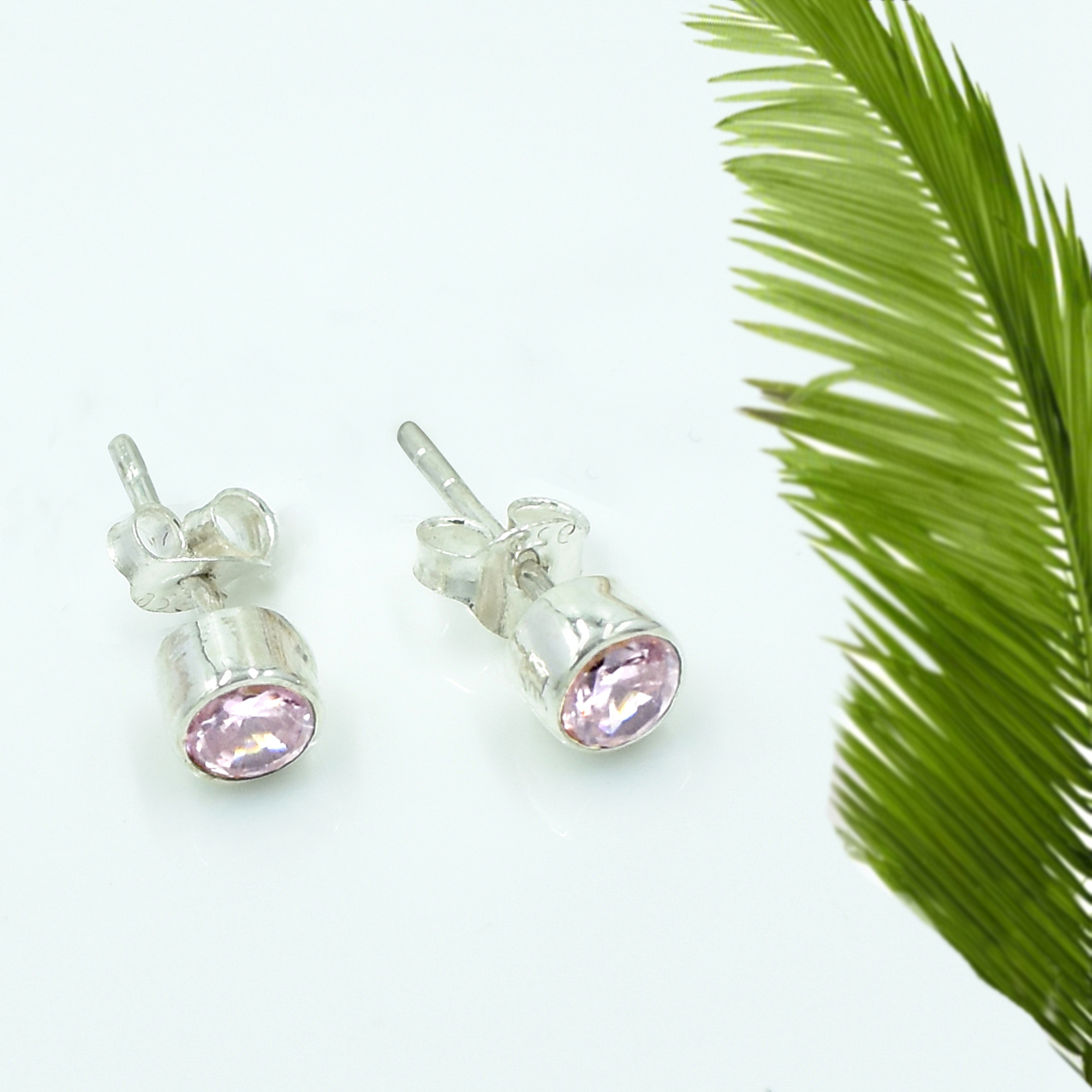 Beautiful Pink Color Zircon Round Gemstone 925 Sterling Silver Post Stud Earring Gender: Women