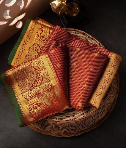 मल्टी कलर लेडीज़ जैक्वार्ड साड़ी