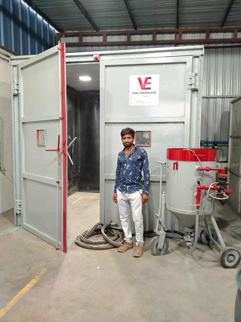 Shot Blasting Booth - Product Type: Custmizsan