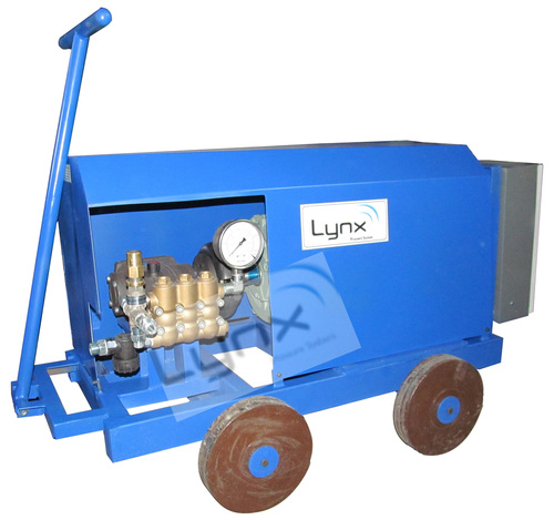 Water Jet Blasting Machine - 5 Horsepower, Standard Size, Blue | Industrial Application for Chemical Industry, High-Pressure Operation, Versatile Surface Cleaning and Cutting