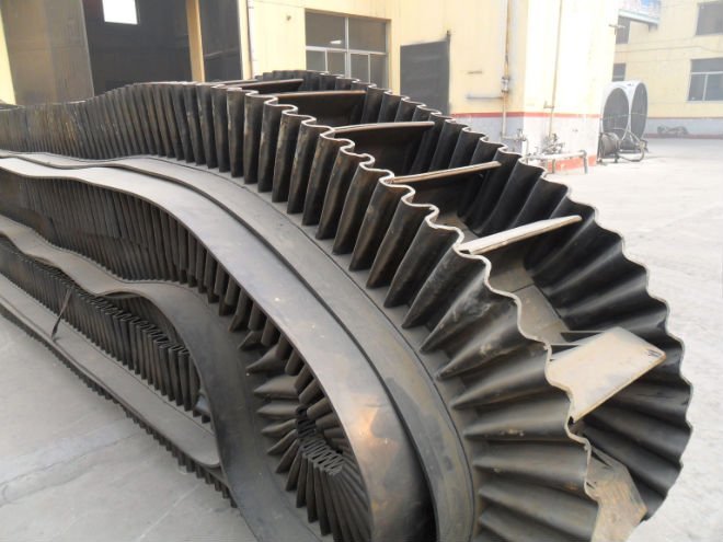 S-wall Conveyor Belt - M24 Material, Heights From 40mm To 630mm | Heat Resistant, High Abrasion Resistant, Enhanced Flexibility With Diagonal Fabric Reinforcement