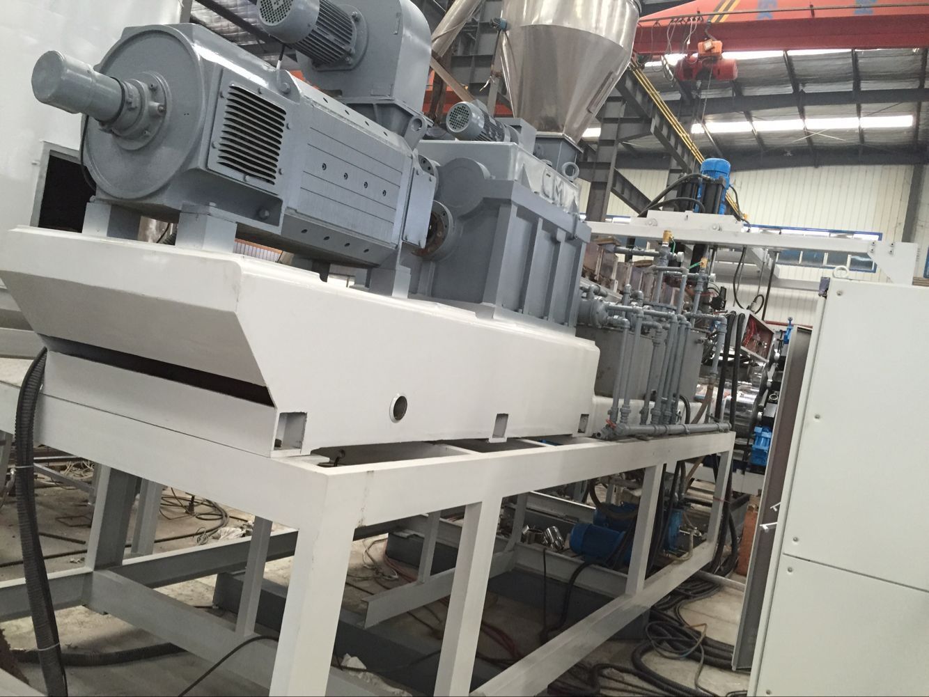 Pet Film Extrusion Making Machine - 500-800 Kg/hr, Automatic Operation With Electric Direct Drive, Computerized Control, Metal Finish