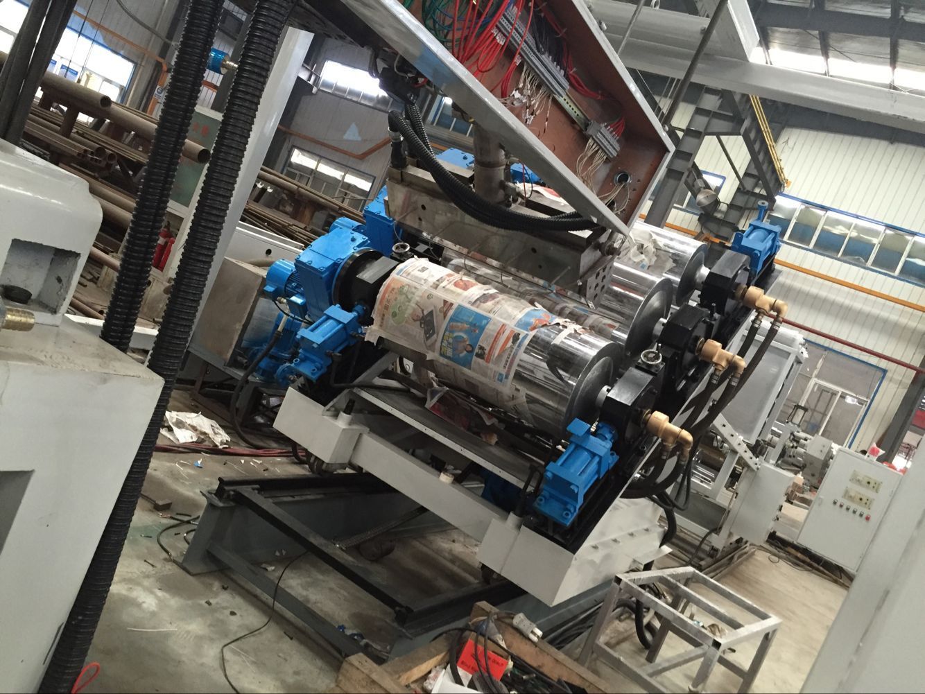 Pet Film Extrusion Making Machine - 500-800 Kg/hr, Automatic Operation With Electric Direct Drive, Computerized Control, Metal Finish