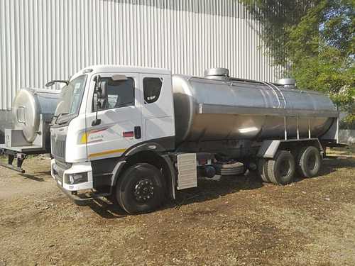 Road Milk Tanker - Stainless Steel, Heavy Duty Chassis | Durable Build, Easy Cleaning, Efficient Transport, Hygienic Design, Minimal Spoilage, Safe Storage, Temperature Control, Optional Pump, Sanitary Valves