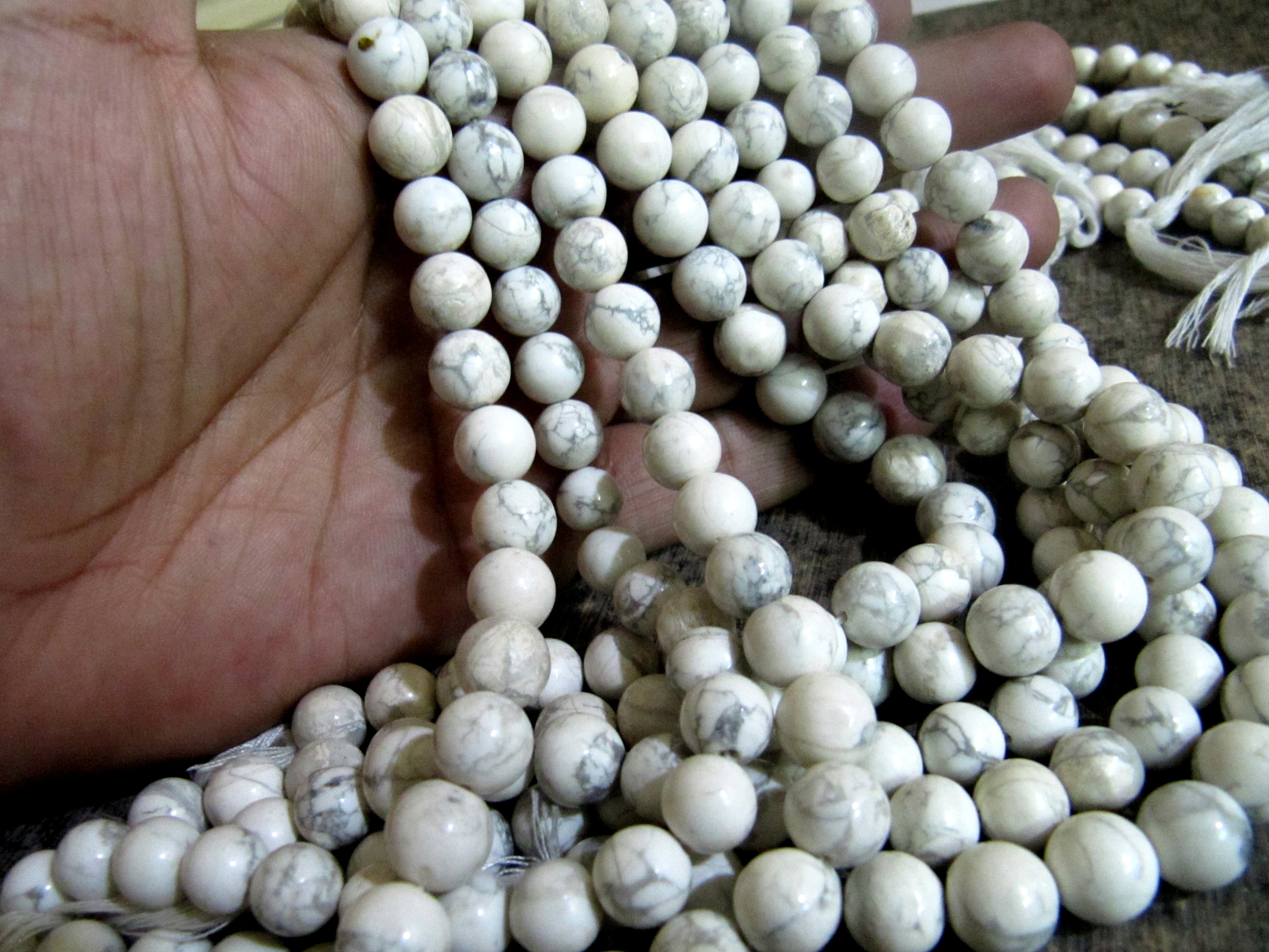 White Natural Howlite Plain Smooth Round Ball