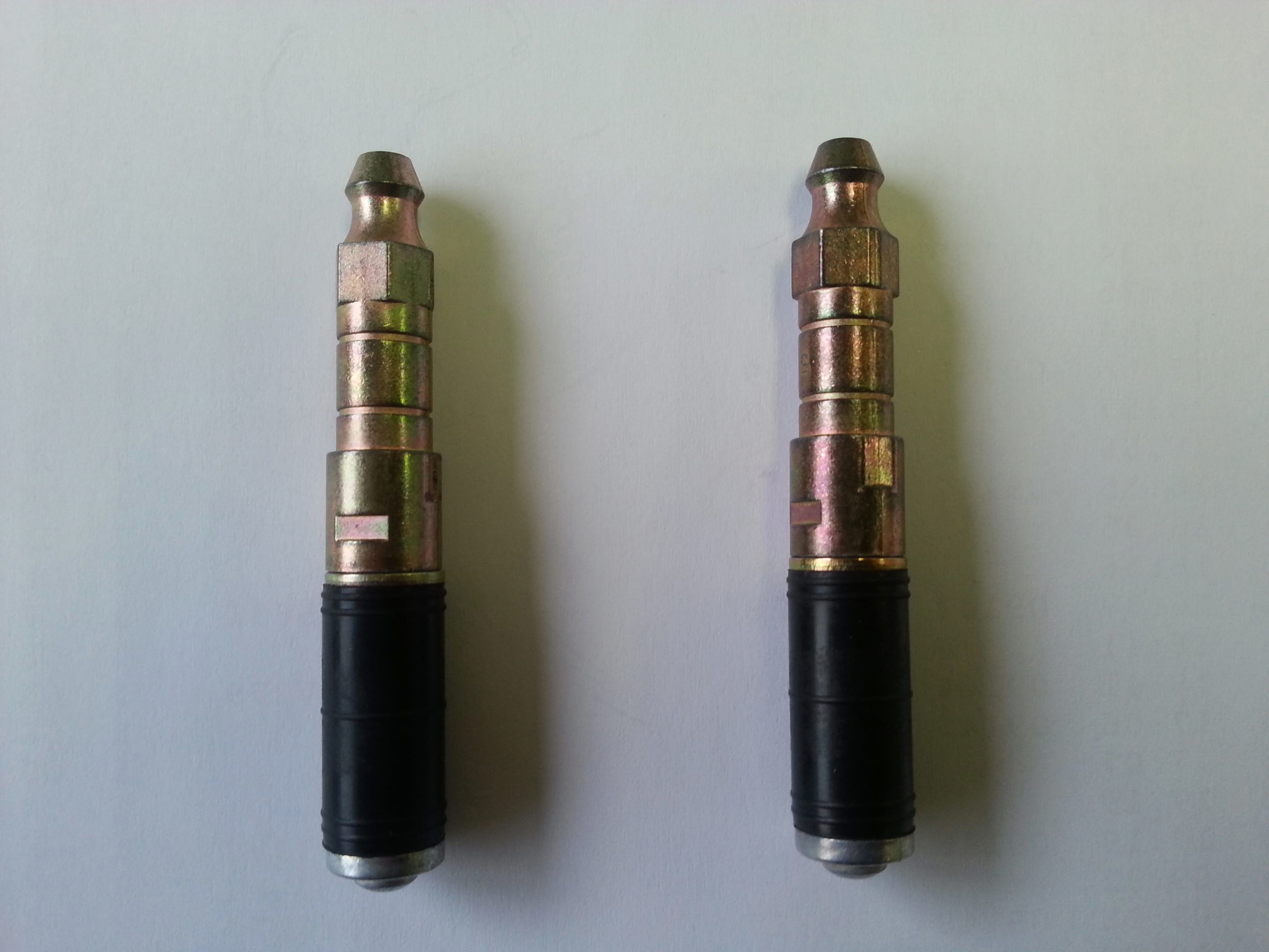 Pu / Epoxy Injection Grouting - Chemical Form: Liquid