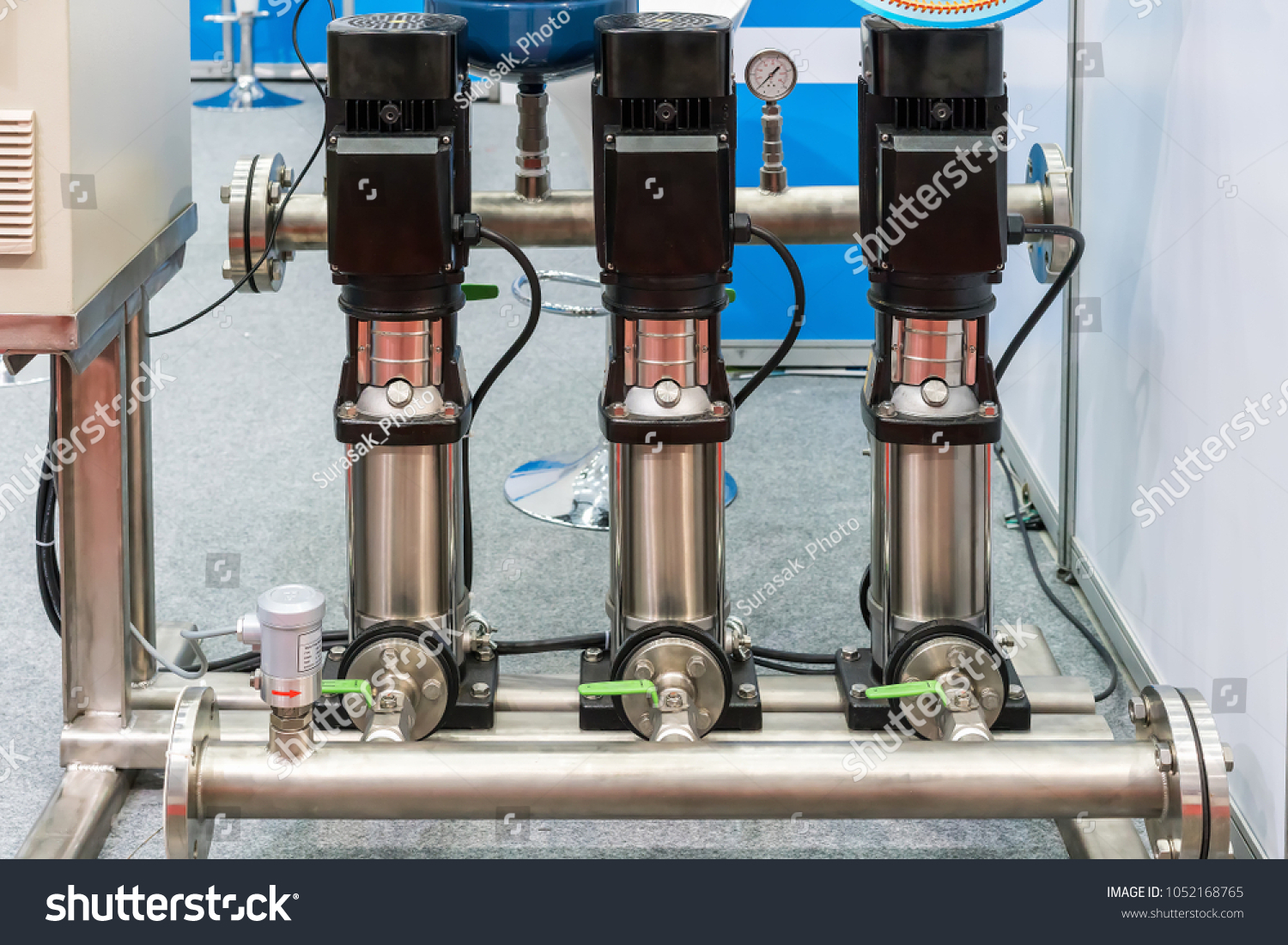 Vertical High Pressure Booster Pump - Material: Stainless Steel